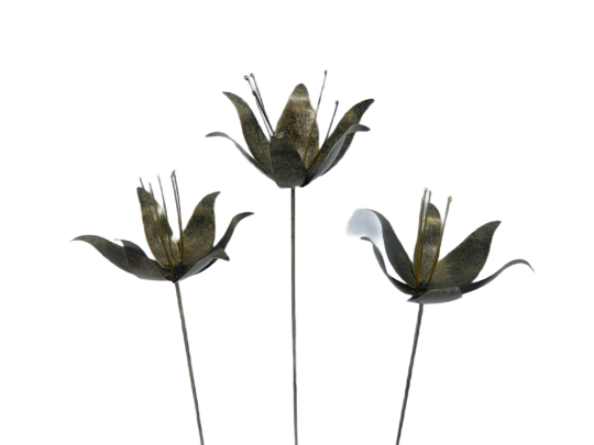 Metal lily on 1m Stick - Set of 3 - Gold